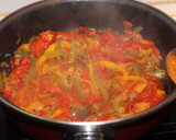Foto del paso 4 de la receta: Tiras de pollo con pipirrana de pimientos