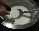 A picture of step 3 of Strawberry panna cotta.