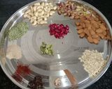 ઠંડાઈ (Thandai Recipe In Gujarati) રેસીપી સ્ટેપ1ફોટો
