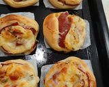 Foto langkah ke 6 dari resep Roti Smoked Beef Mozarella.
