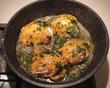 Foto del passaggio 8 della ricetta Pollo alle spezie e limone sotto sale