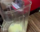 A picture of step 1 of Garri smoothie.