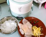 รูปขั้นตอนการทำที่ 1 ของ ปลาดอลลี่นึ่งซีอิ๊ว (electric lunch box)