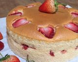รูปขั้นตอนการทำที่ 7 ของ สูตรเค้กสตรอว์เบอร์รี่เนื้อนุ่ม Strawberry Cake