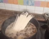 Foto del paso 2 de la receta: Ramen de cerdo y setas 🥣