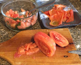 Foto del paso 4 de la receta: Pulpitos salteados con puré de ajos y concasé de tomate