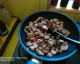Foto langkah ke 3 dari resep Tumis jamur merang pedas.
