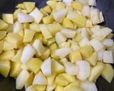 A picture of step 2 of Methi aloo.