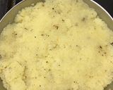 A picture of step 4 of Tiranga soji sira cake.