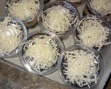 Foto langkah ke 6 dari resep Nutricake Brownies Chocolate Chesse In Cup.