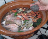 Foto del paso 3 de la receta: Relleno negro yucateco, de pollo y con trampa jaja