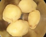 A picture of step 1 of Jeera Aloo.