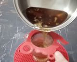 A picture of step 3 of Ginger Lemon Tea.