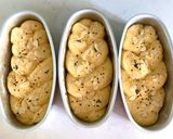 Hình bước làm 2 của món Bánh mì hoa cúc Bioche