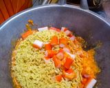 Foto langkah ke 4 dari resep Mie Nyemek Crab Stick.