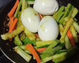 Foto langkah ke 6 dari resep Telur Acar Kuning.