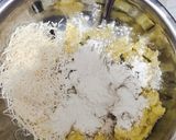 Foto langkah ke 2 dari resep Stick Kentang Keju.