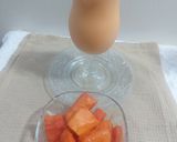 A picture of step 3 of Papaya shake.