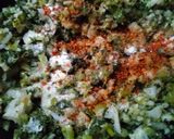 A picture of step 4 of Muli k patto ki sabji.