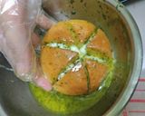 Foto langkah ke 8 dari resep Korean Cream Cheese Garlic Bread.