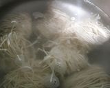 A picture of step 3 of Schezwan Noodle Momos.