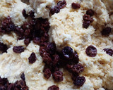 Foto del paso 5 de la receta: Pancitos de maíz con pasas de uva