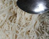A picture of step 4 of Schezwan Noodle Momos.