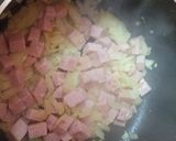 Foto del paso 1 de la receta: Revuelto de cebolla y jamón de pavo