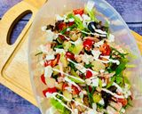 A picture of step 4 of Salad with smoked salmon and canned pear.