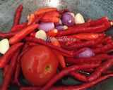 Foto langkah ke 1 dari resep Sambal Goreng Terasi Rumahan.