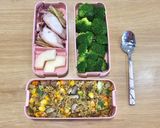Hình bước làm 4 của món Day 17 : Cơm rang bò lẩm cẩm, mực hấp sả_eat1000