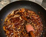 Foto langkah ke 2 dari resep Ayam goreng mentega.