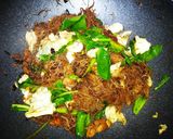 รูปขั้นตอนการทำที่ 5 ของ เส้นหมี่ผัดซีอิ๊วไก่