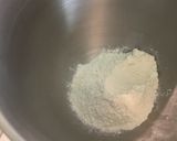 Une image de l'étape 1 de Pâte brisée au miel et pistache.