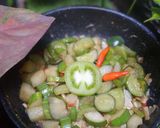 Foto langkah ke 4 dari resep 732. Tumis Timun.