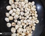 A picture of step 4 of Salted Makhana.