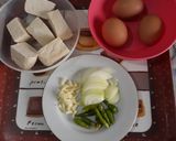 Foto langkah ke 1 dari resep 14. Tahu Telur Saus Tiram.