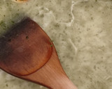 Foto del paso 6 de la receta: Alcachofas a la Plancha con Almejas en Salsa Verde
