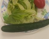 Foto del paso 1 de la receta: Ensalada de Lechuga, Pepino, Pollo y Huevo