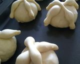 Foto del paso 8 de la receta: 🥖 Pan de muerto 💀