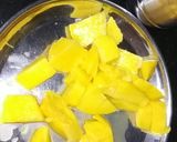 A picture of step 3 of Mango custard.