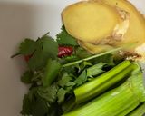 Foto del paso 1 de la receta Tom Yam Kung - sopa de langostinos y leche de coco