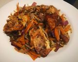 Foto del paso 4 de la receta: Pollo a la barbacoa en colchón de vegetales! Fácil y rápido! Muy sabroso😋
