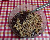 Foto del paso 5 de la receta: Brownie con extra de chocolate