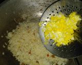Foto langkah ke 4 dari resep Nasi Goreng Kampung.