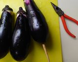 A picture of step 1 of Grilled aubergine.