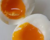 รูปขั้นตอนการทำที่ 1 ของ "สลัดผักเคลไข่ยางมะตูม"🍀🥚Kale Salad with Soft-Boiled Egg
