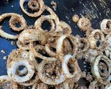 Une image de l'étape 7 de Oignons croustillants marinés épicés grillés.