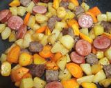 Foto langkah ke 1 dari resep Saikoro Beef Japanese Curry.