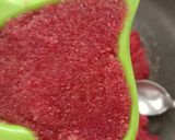 A picture of step 4 of Beetroot suji halwa.